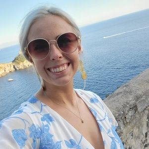 Meet your Posher, Rachel